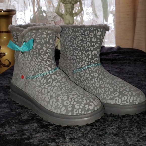 UGG Shoes - LIKE NEW I LOVE UGG BOOTS SIZE 7